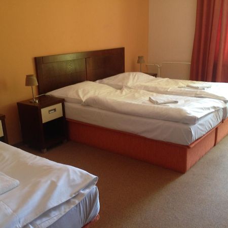 סנץ Garni Hotel Cosmopolitan חדר תמונה