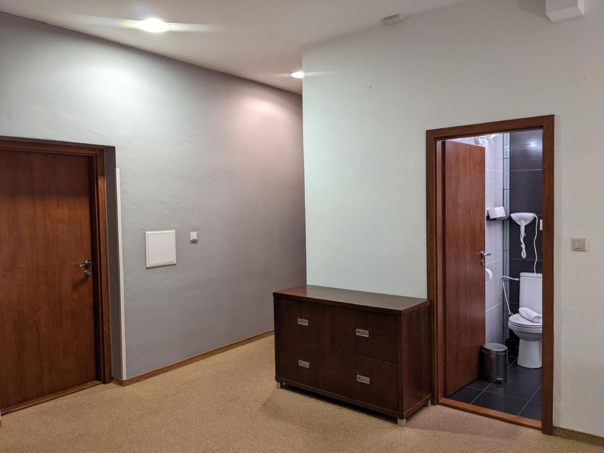 סנץ Garni Hotel Cosmopolitan מראה חיצוני תמונה