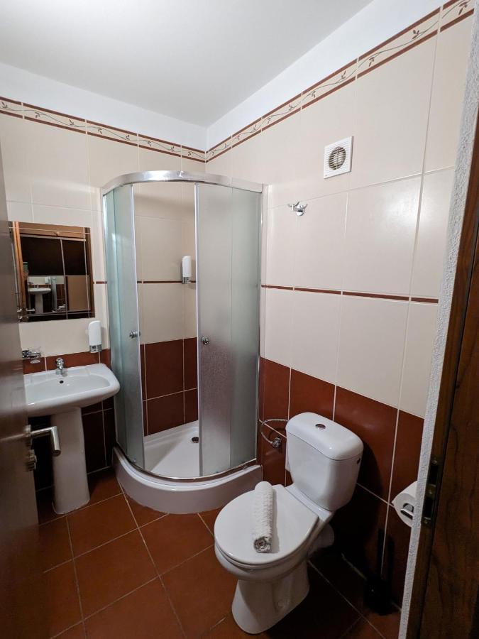 סנץ Garni Hotel Cosmopolitan מראה חיצוני תמונה