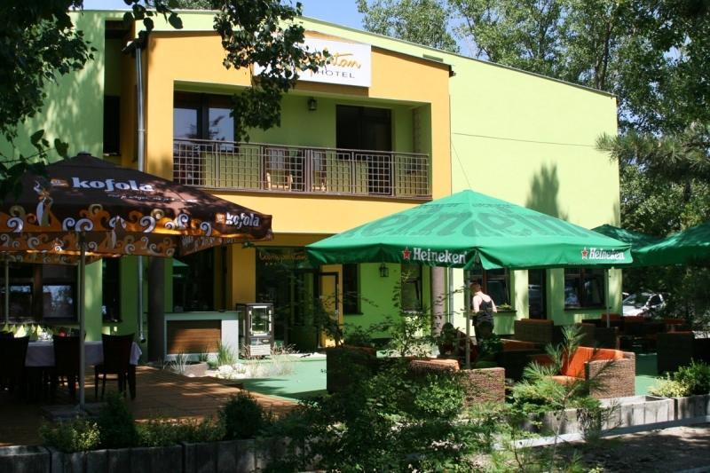 סנץ Garni Hotel Cosmopolitan מראה חיצוני תמונה