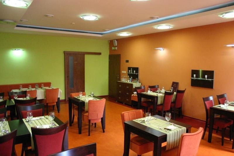 סנץ Garni Hotel Cosmopolitan מראה חיצוני תמונה