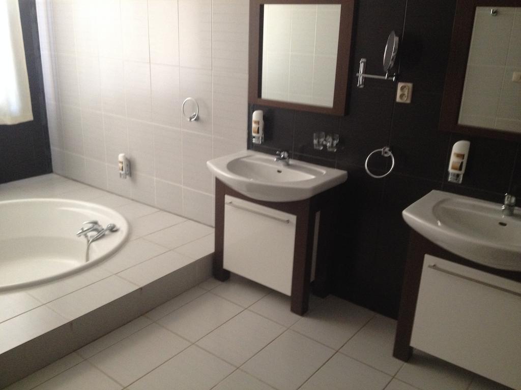 סנץ Garni Hotel Cosmopolitan חדר תמונה